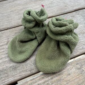 zutano gripper baby bootie - 18 months - olive